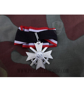 Croce di Cavaliere della Croce al Merito di Guerra con spade